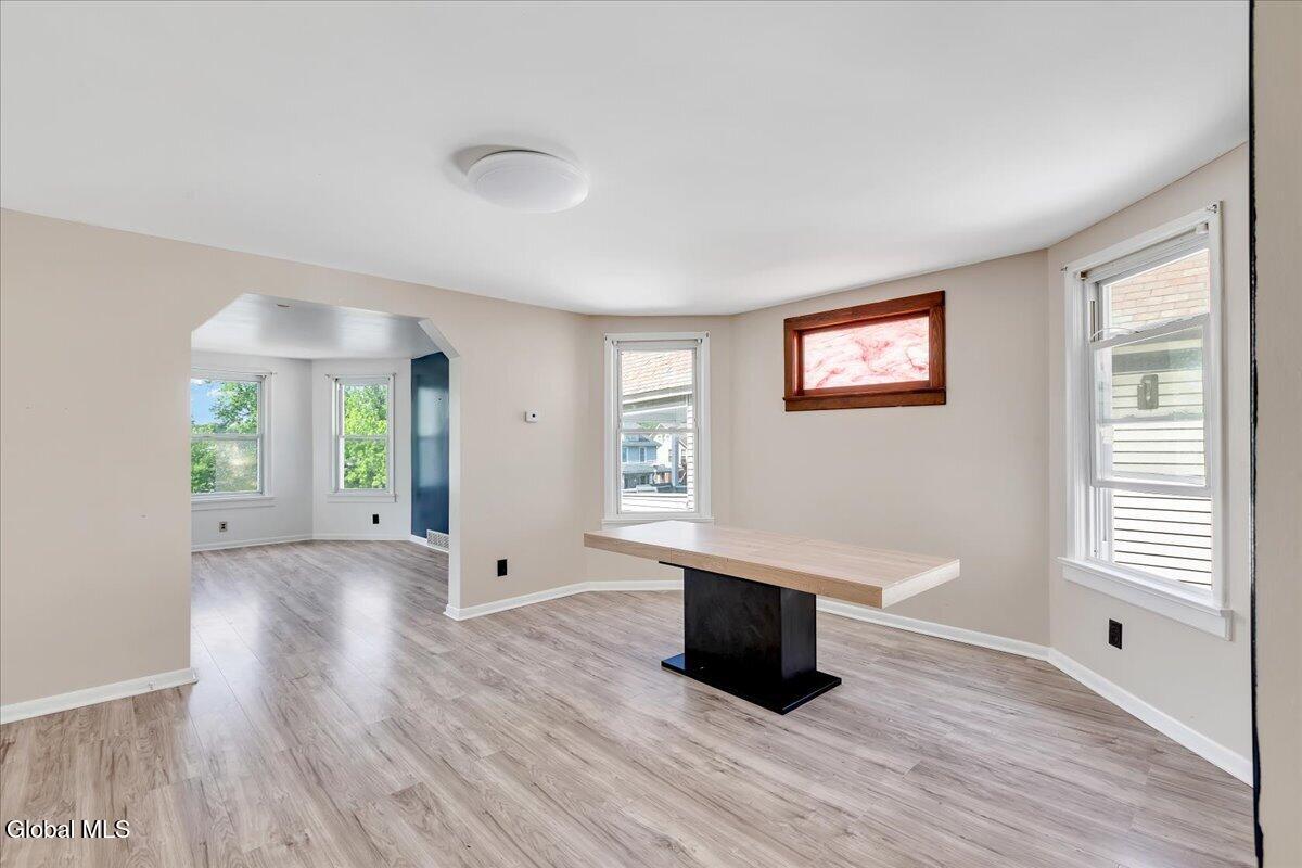 1831 Eastern Parkway Schenectady, NY 12309 - Photo 9 of 53 26-1831 Eastern Pkwy-27