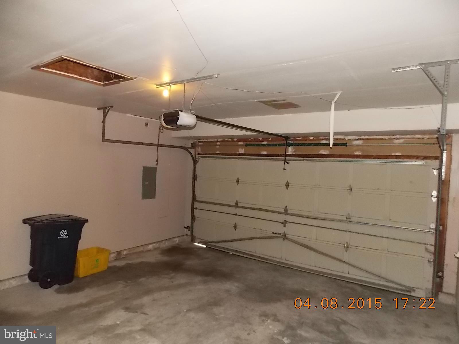 3821 Endicott Place Springdale, MD 20721 - Photo 22 of 22 Garage interior