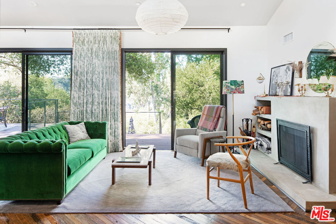 21273 Entrada Road Topanga, CA 90290 - Photo 8 of 24 Gallery Image 8