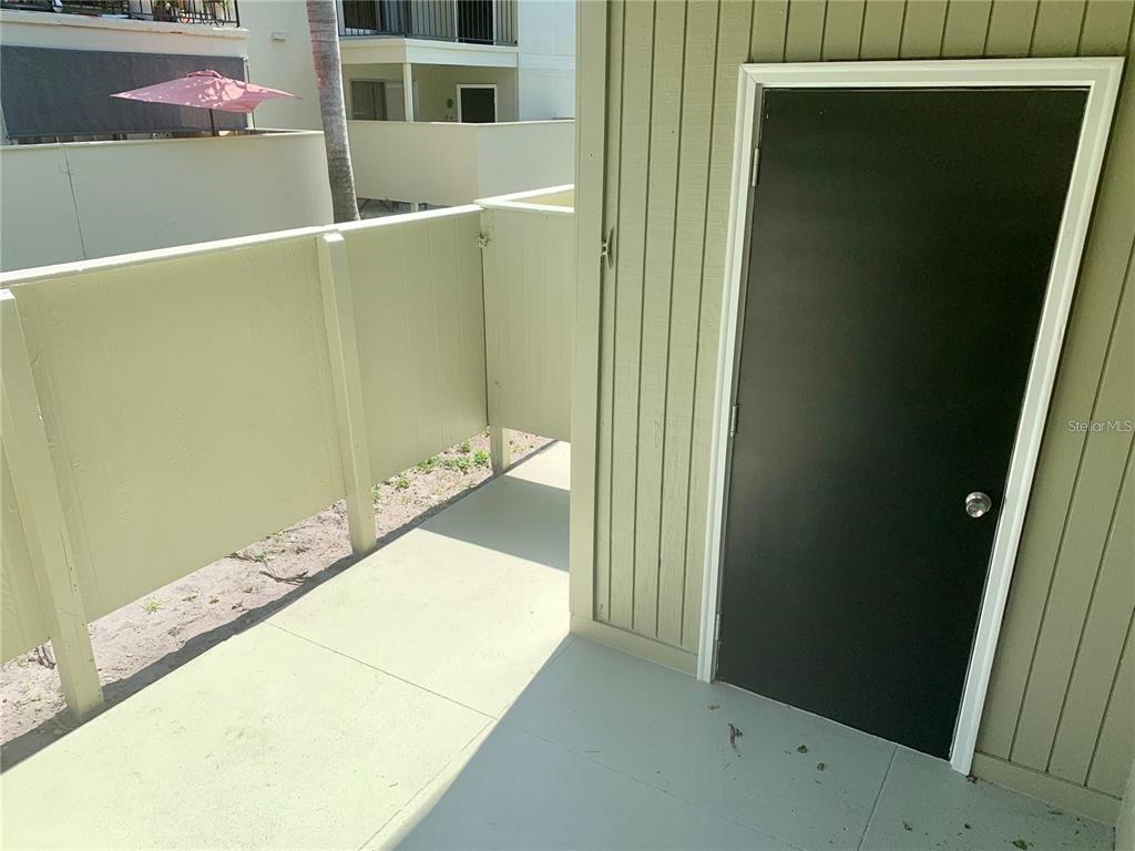 525 South Conway Road, Unit 189D Orlando, FL 32807 - Photo 12 of 19 a balcony view