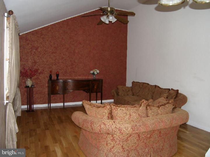 109 Green Ridge Road Voorhees, NJ 08043 - Photo 7 of 13