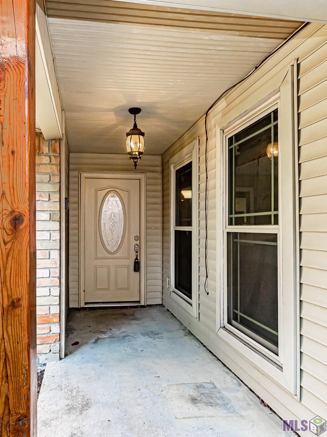 2069 Deer Ridge Avenue Baton Rouge, LA 70816 - Photo 3 of 18 Gallery Image 3