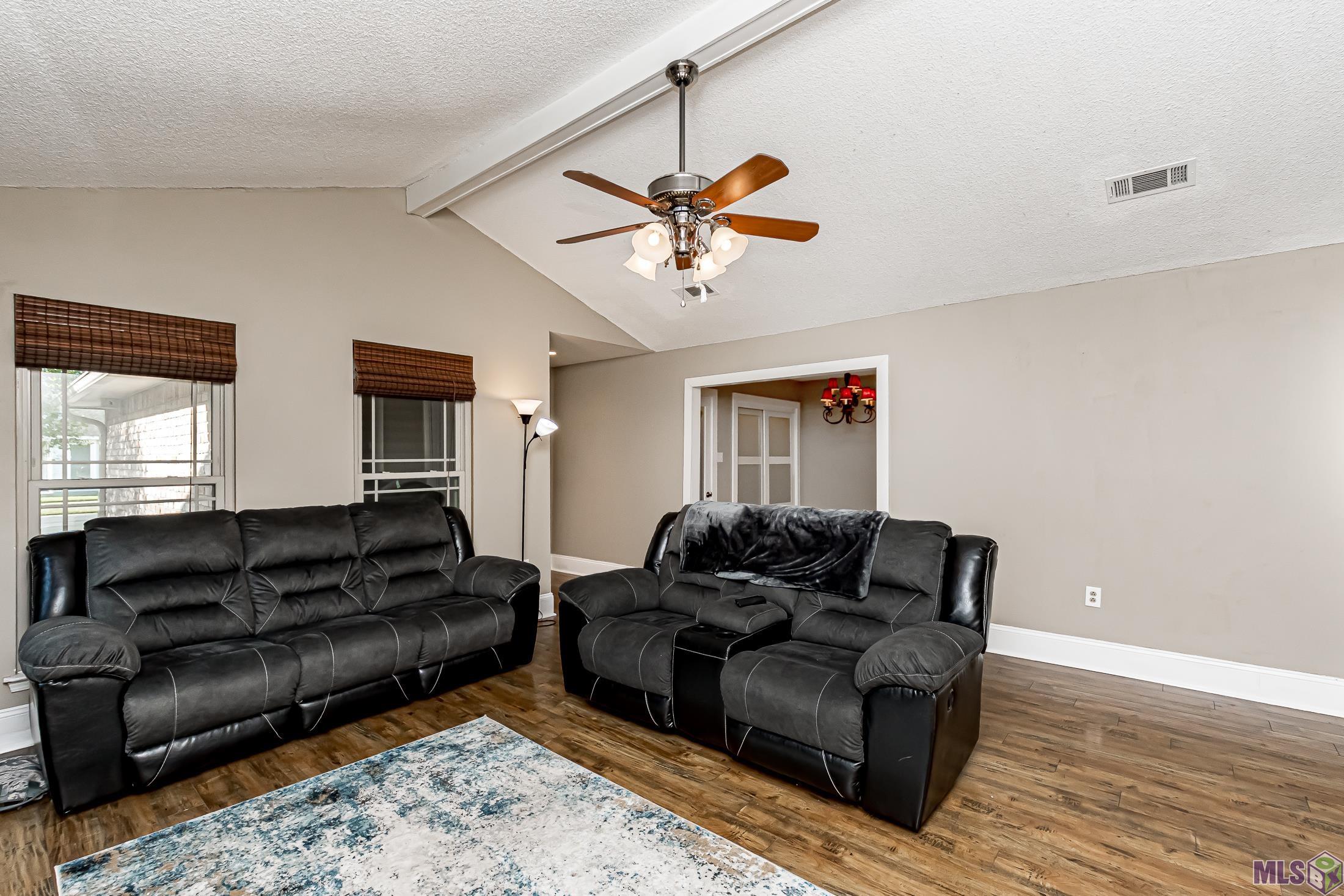 2069 Deer Ridge Avenue Baton Rouge, LA 70816 - Photo 4 of 18 Gallery Image 4