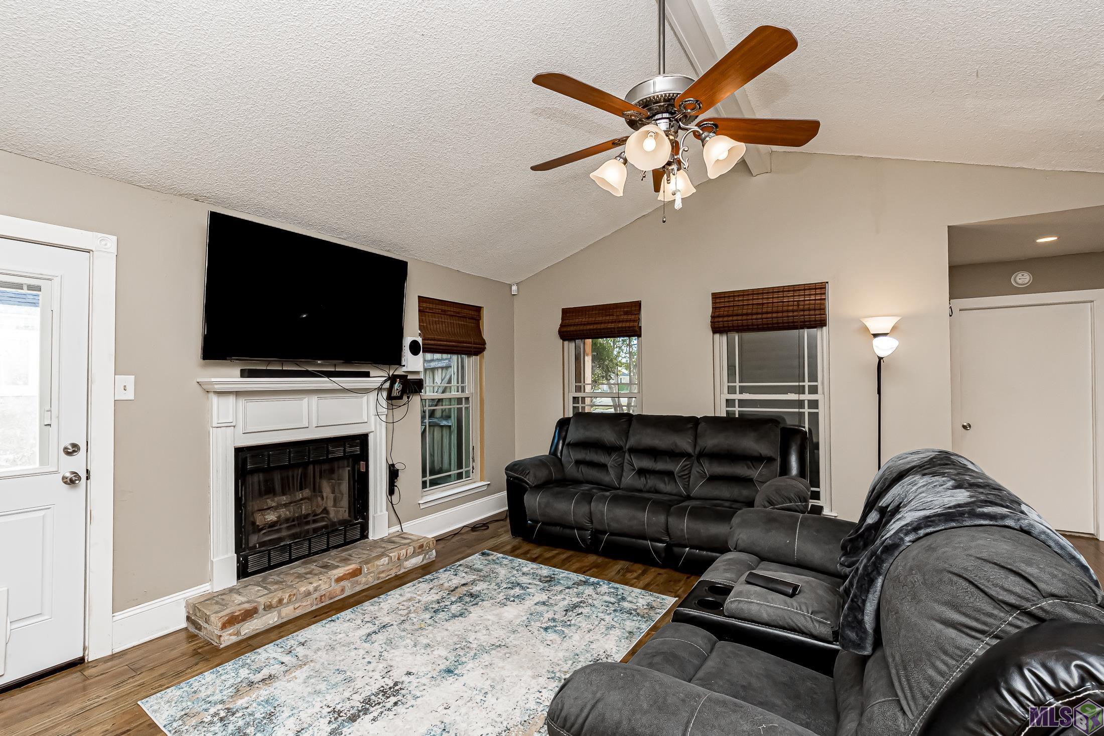 2069 Deer Ridge Avenue Baton Rouge, LA 70816 - Photo 5 of 18 Gallery Image 5