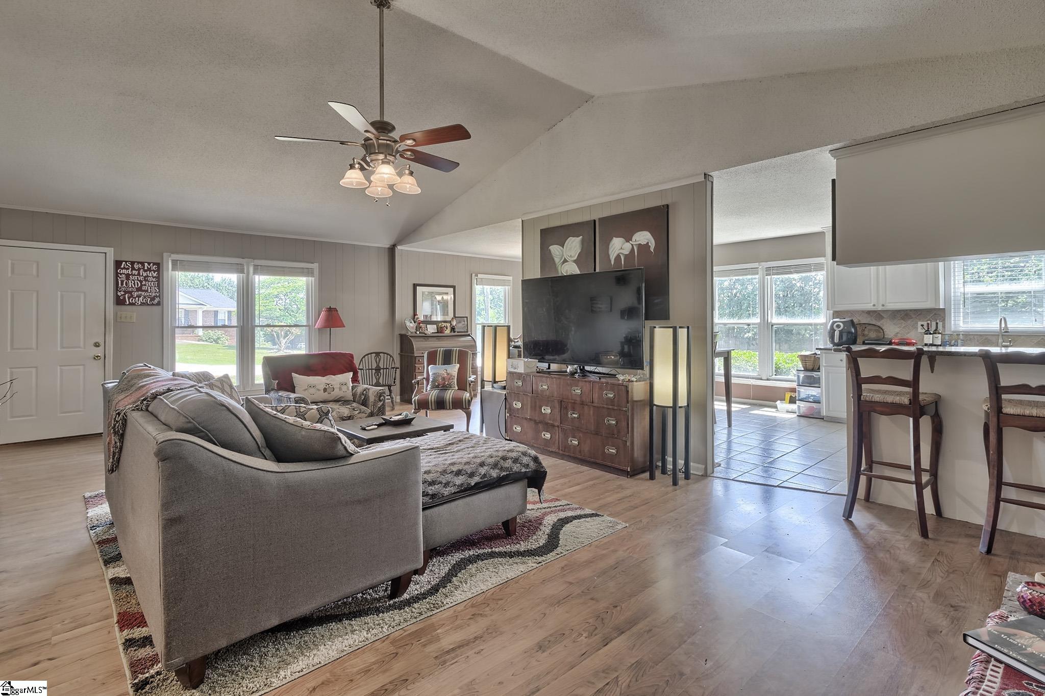 520 Longview Terrace Greer, SC 29650 - Photo 3 of 15 Gallery Image 3