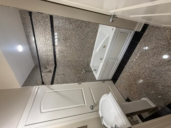 $3,000 | 2338 West Morse Avenue, Unit 2A, Chicago, IL 60645