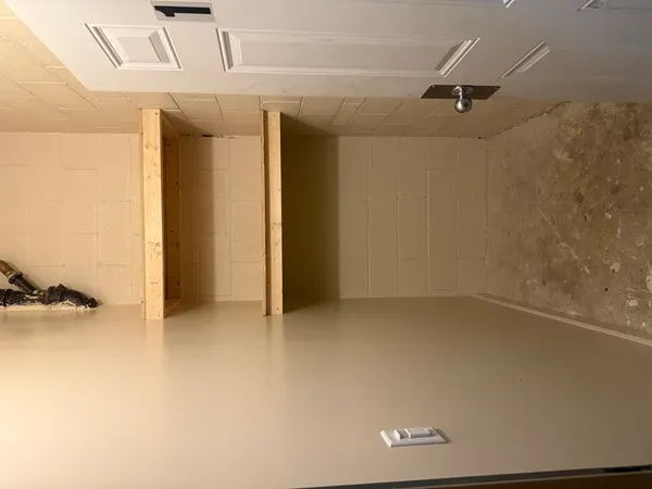 $3,000 | 2338 West Morse Avenue, Unit 2A, Chicago, IL 60645