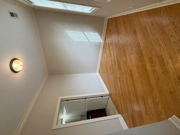 $3,000 | 2338 West Morse Avenue, Unit 2A, Chicago, IL 60645