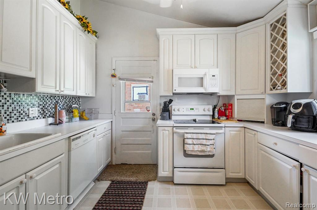 785 Rahn Street Westland, MI 48186 - Photo 8 of 17