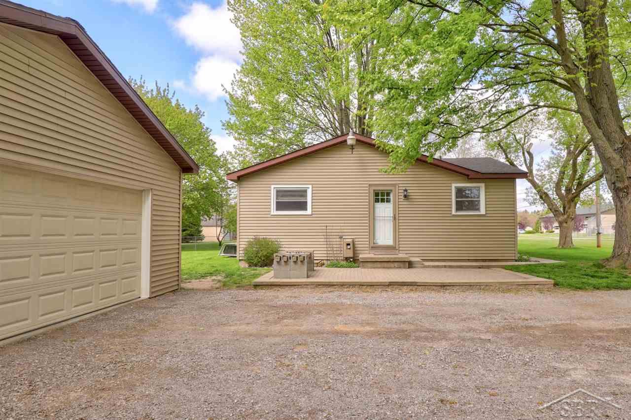 9915 Dice Road Freeland, MI 48623 - Photo 22 of 33 50041695-21.JPG