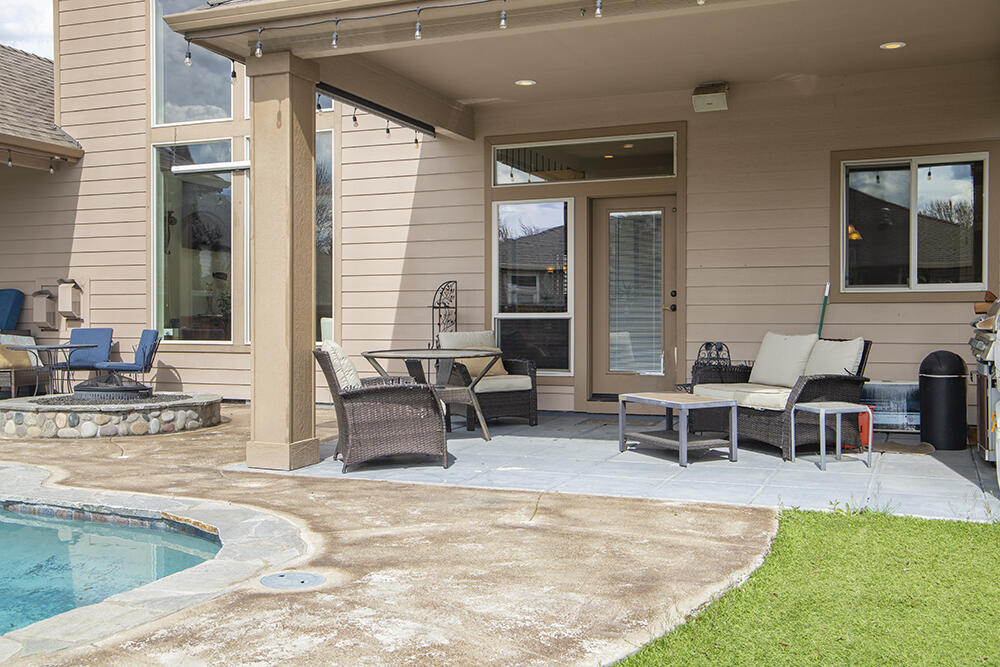 964 Pumpkin Ridge Eagle Point, OR 97524 - Photo 34 of 54 32