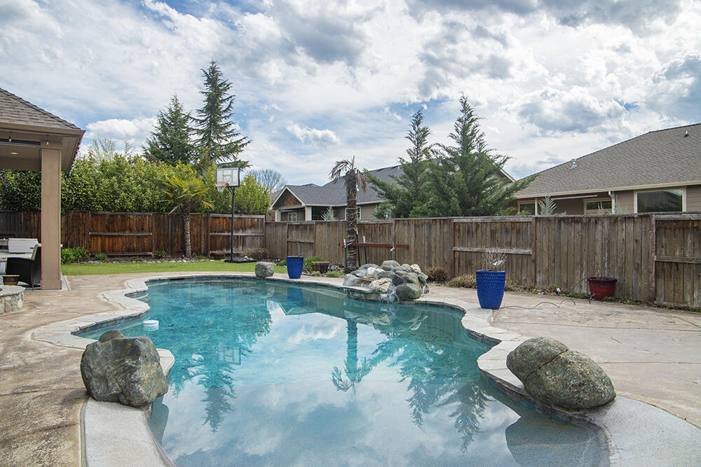 964 Pumpkin Ridge Eagle Point, OR 97524 - Photo 36 of 54 34