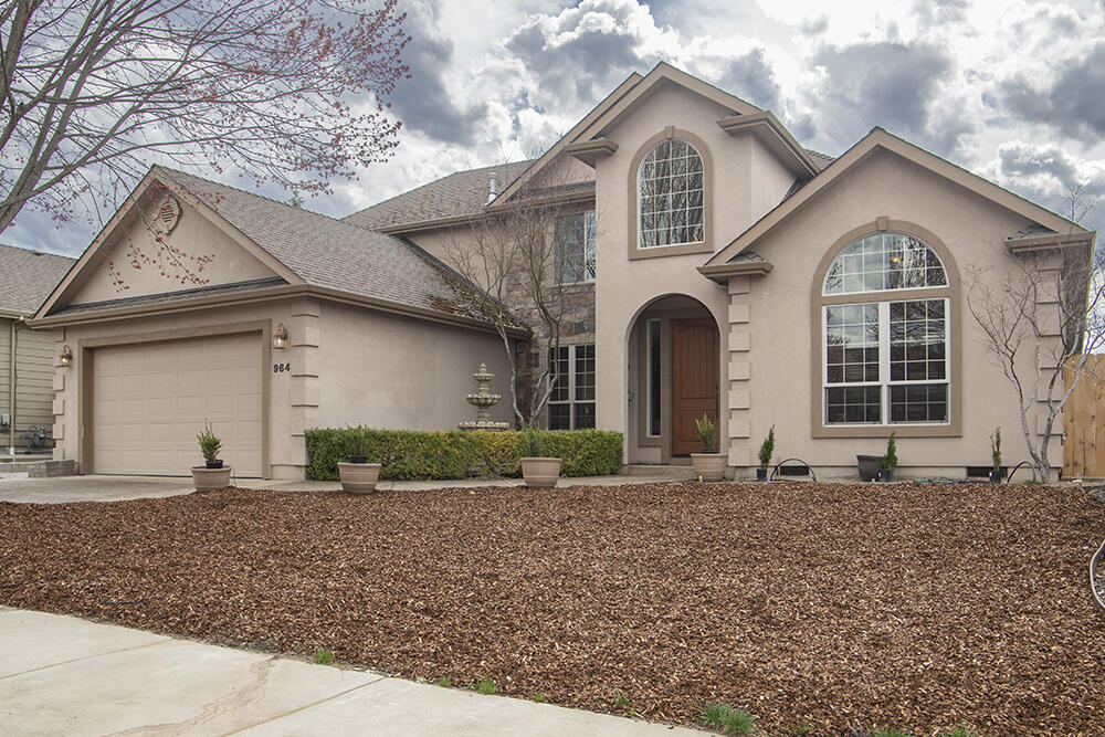 964 Pumpkin Ridge Eagle Point, OR 97524 - Photo 46 of 54 44