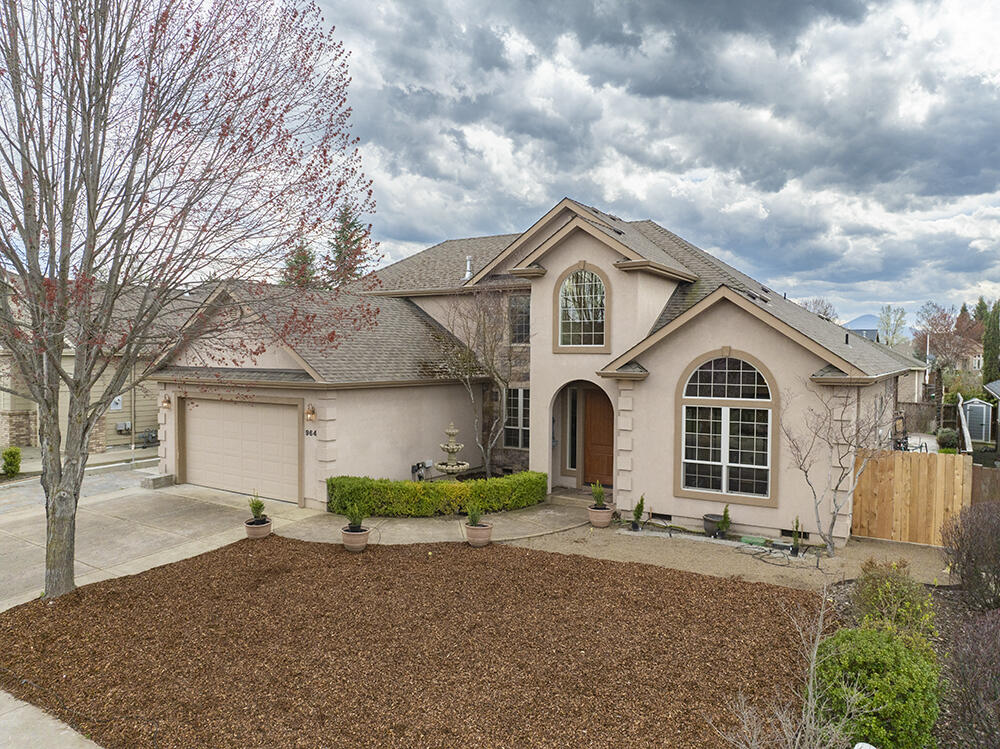 964 Pumpkin Ridge Eagle Point, OR 97524 - Photo 48 of 54 46