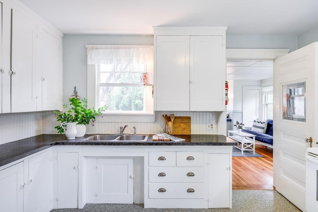 152 Corporation Road Dennis, MA 02638 - Photo 12 of 41 Gallery Image 12