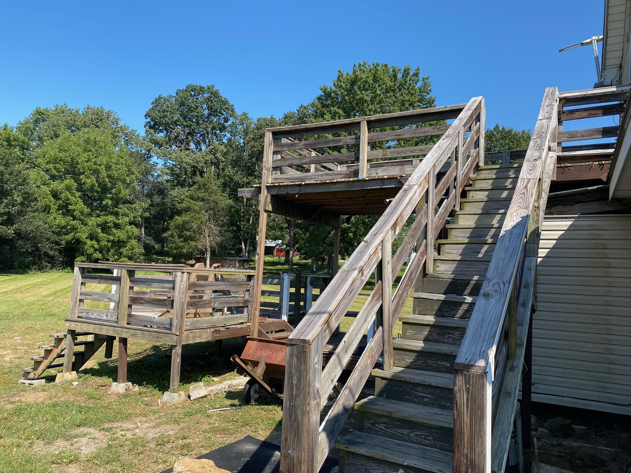 555 Shorts Road Pulaski, TN 38478 - Photo 5 of 19 a view of a roof deck with wooden floor and fence