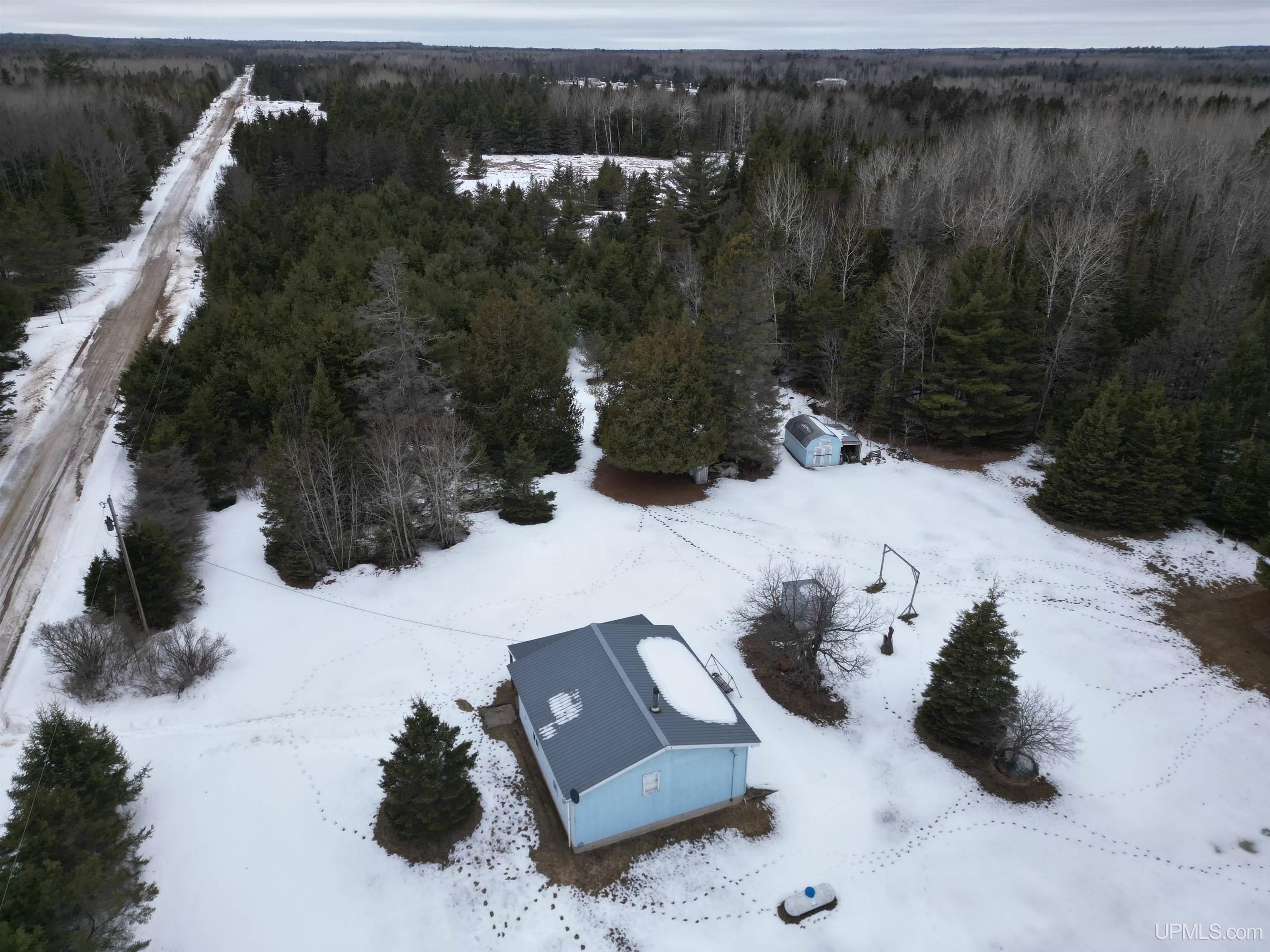 11128 Co Road Rapid River, MI 49878 - Photo 13 of 97