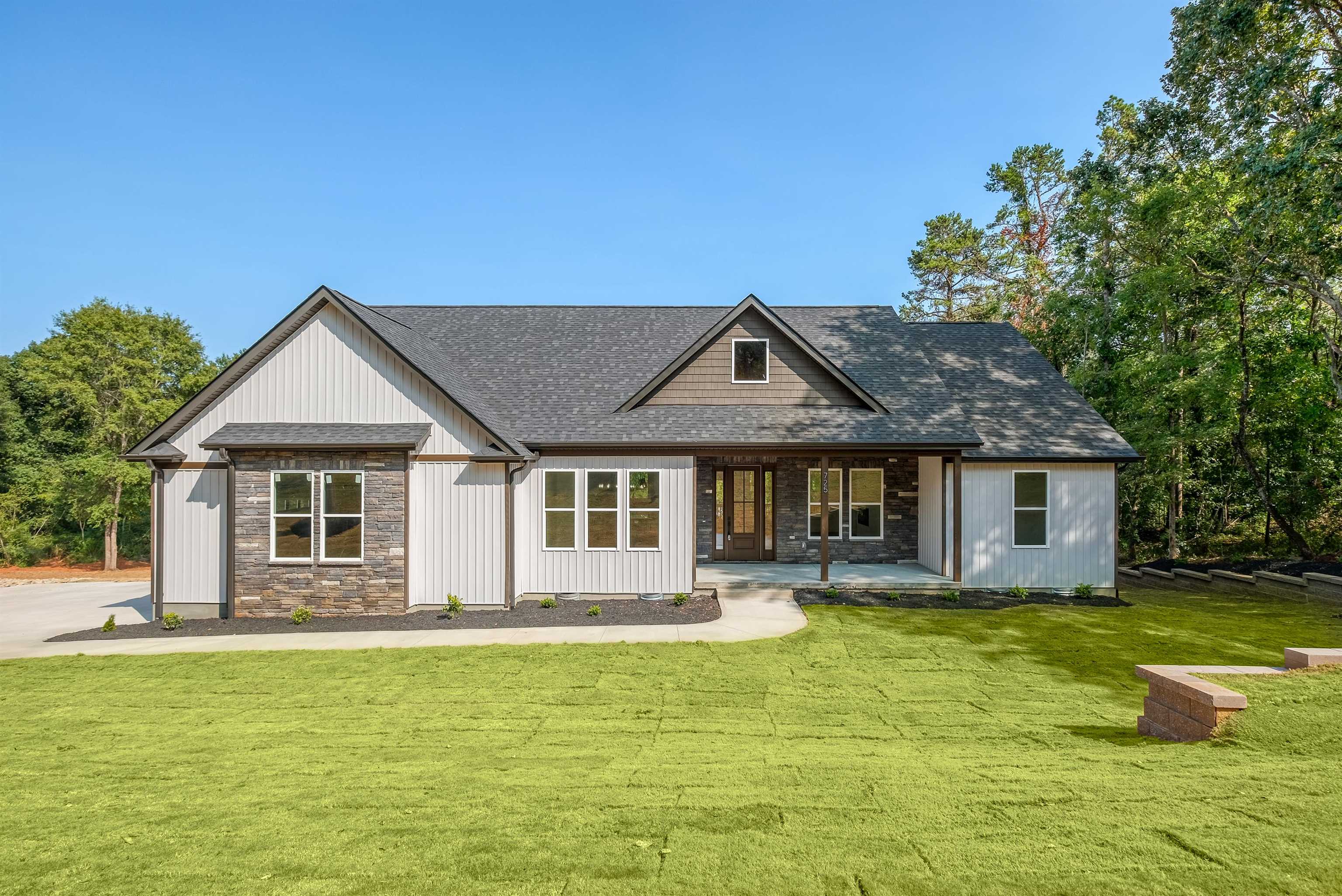 725 South Danzler Road Duncan, SC 29334 - Photo 1 of 24