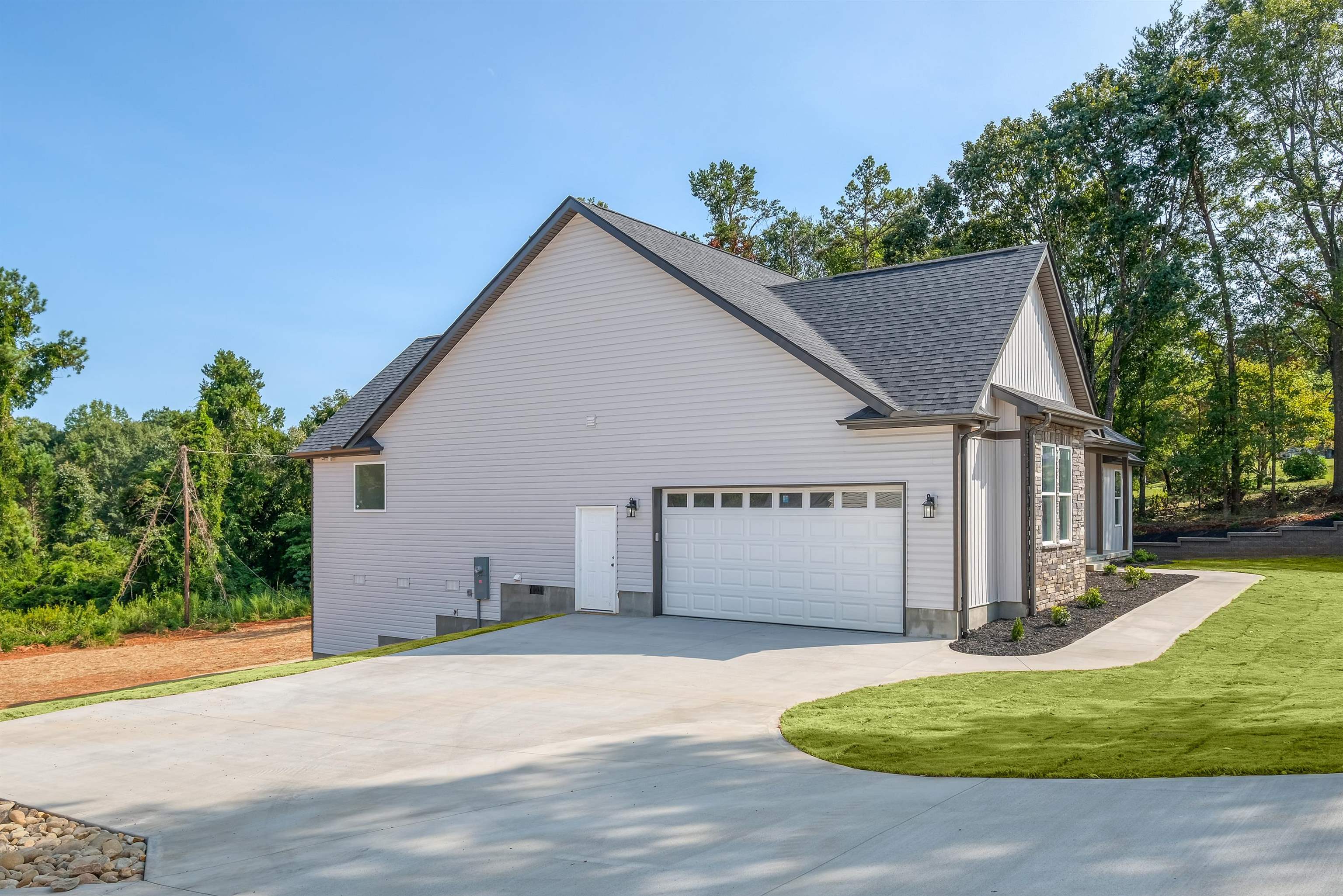725 South Danzler Road Duncan, SC 29334 - Photo 2 of 24