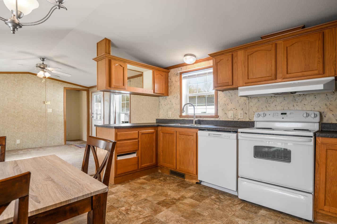 34 Amherst Road Newmarket, NH 03857 - Photo 3 of 18