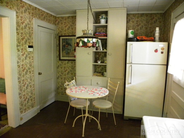 240 Watauga Drive Boone, NC 28607 - Photo 10 of 14 Gallery Image 10