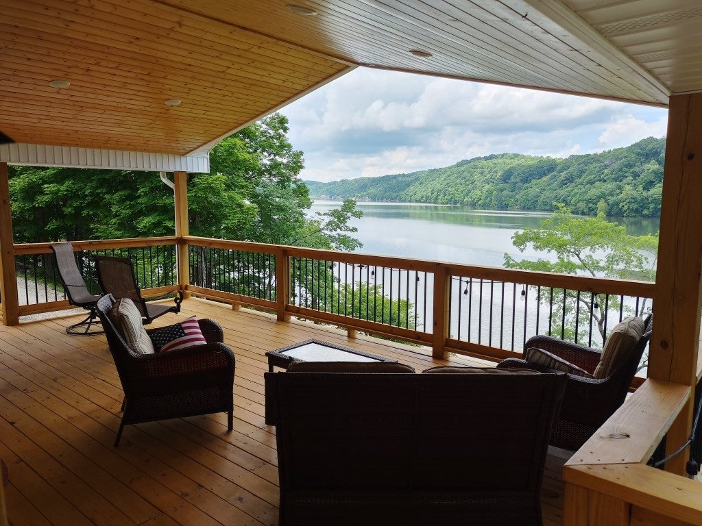 2592 Old Hurst Road Hiwassee, VA 24347 - Photo 3 of 31 Gallery Image 3