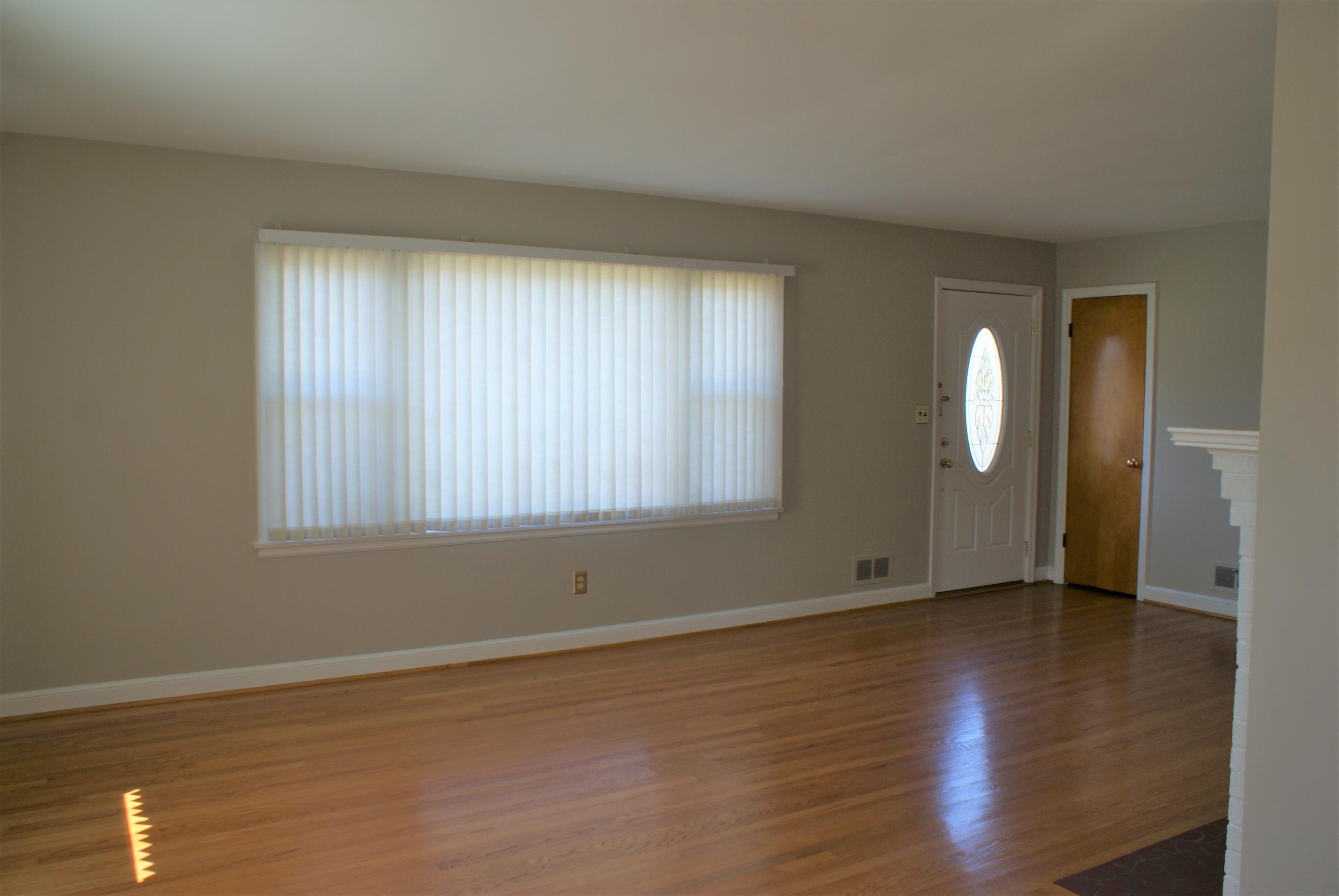 4432 Grandin Road Roanoke, VA 24018 - Photo 4 of 23 Living Room
