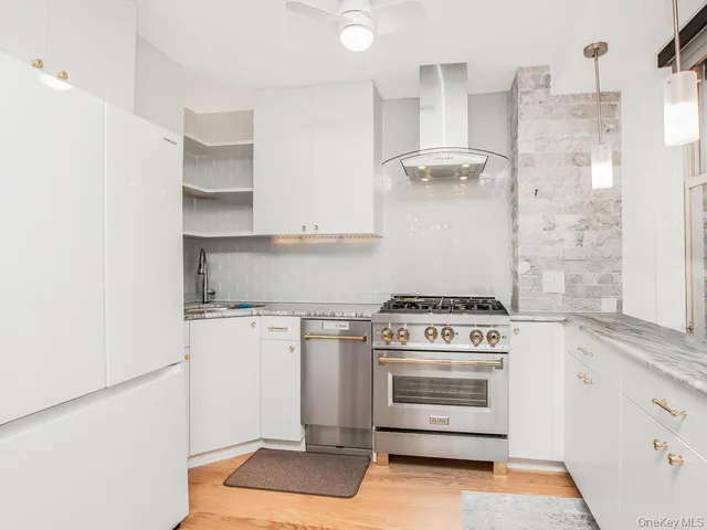 $379,000 | 5700 Arlington Avenue, Unit 15S | North Riverdale