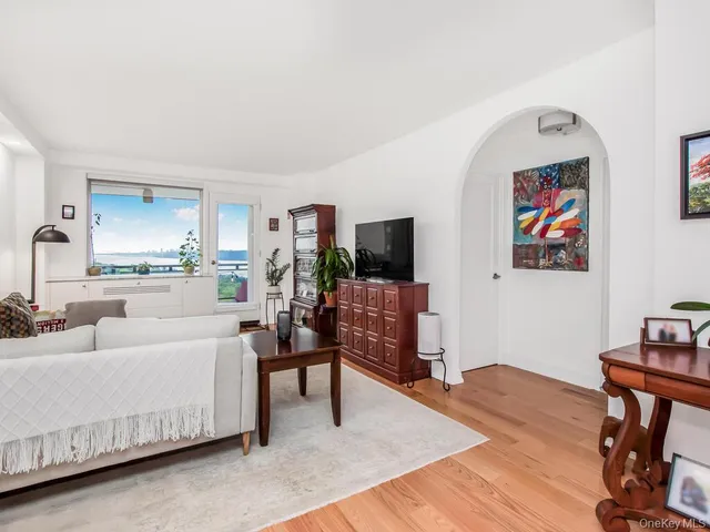 $379,000 | 5700 Arlington Avenue, Unit 15S | North Riverdale