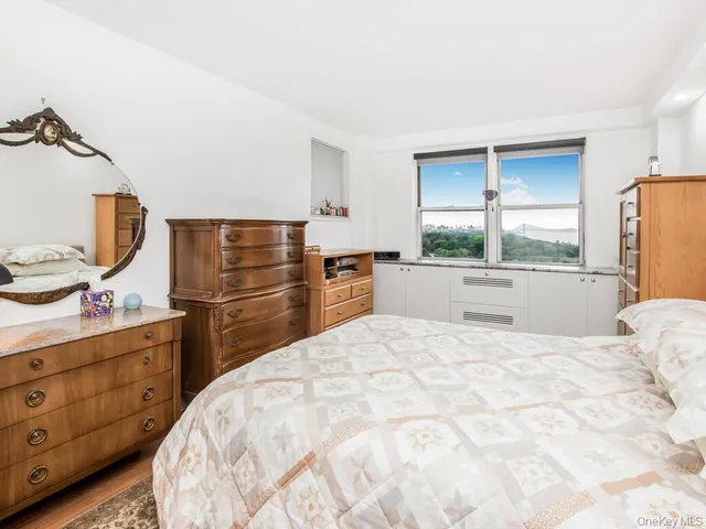 $379,000 | 5700 Arlington Avenue, Unit 15S | North Riverdale
