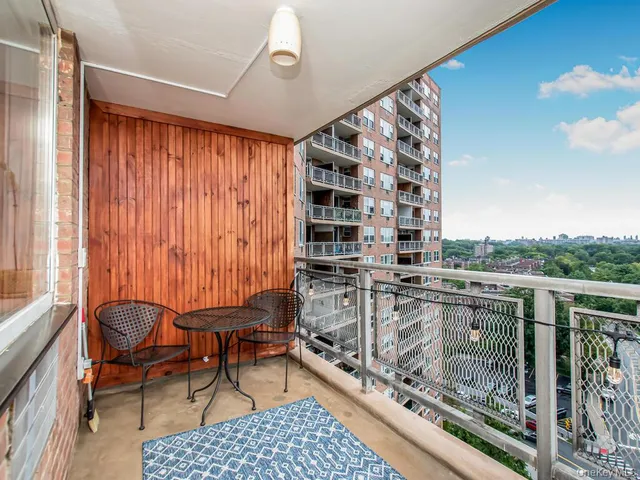 $379,000 | 5700 Arlington Avenue, Unit 15S | North Riverdale