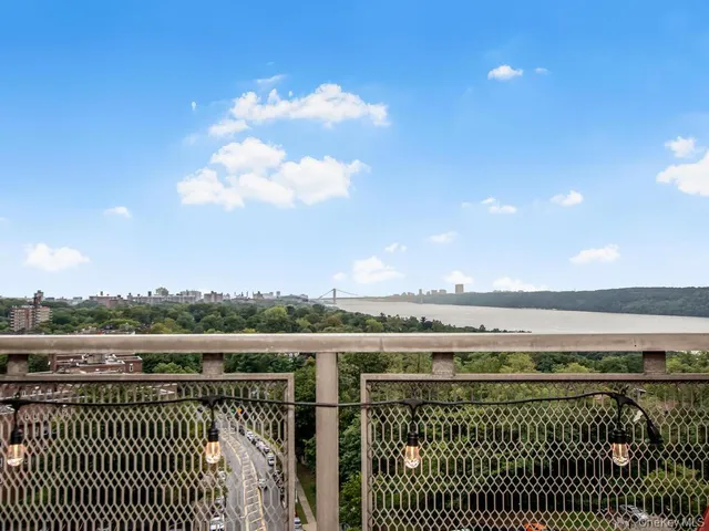 $379,000 | 5700 Arlington Avenue, Unit 15S | North Riverdale