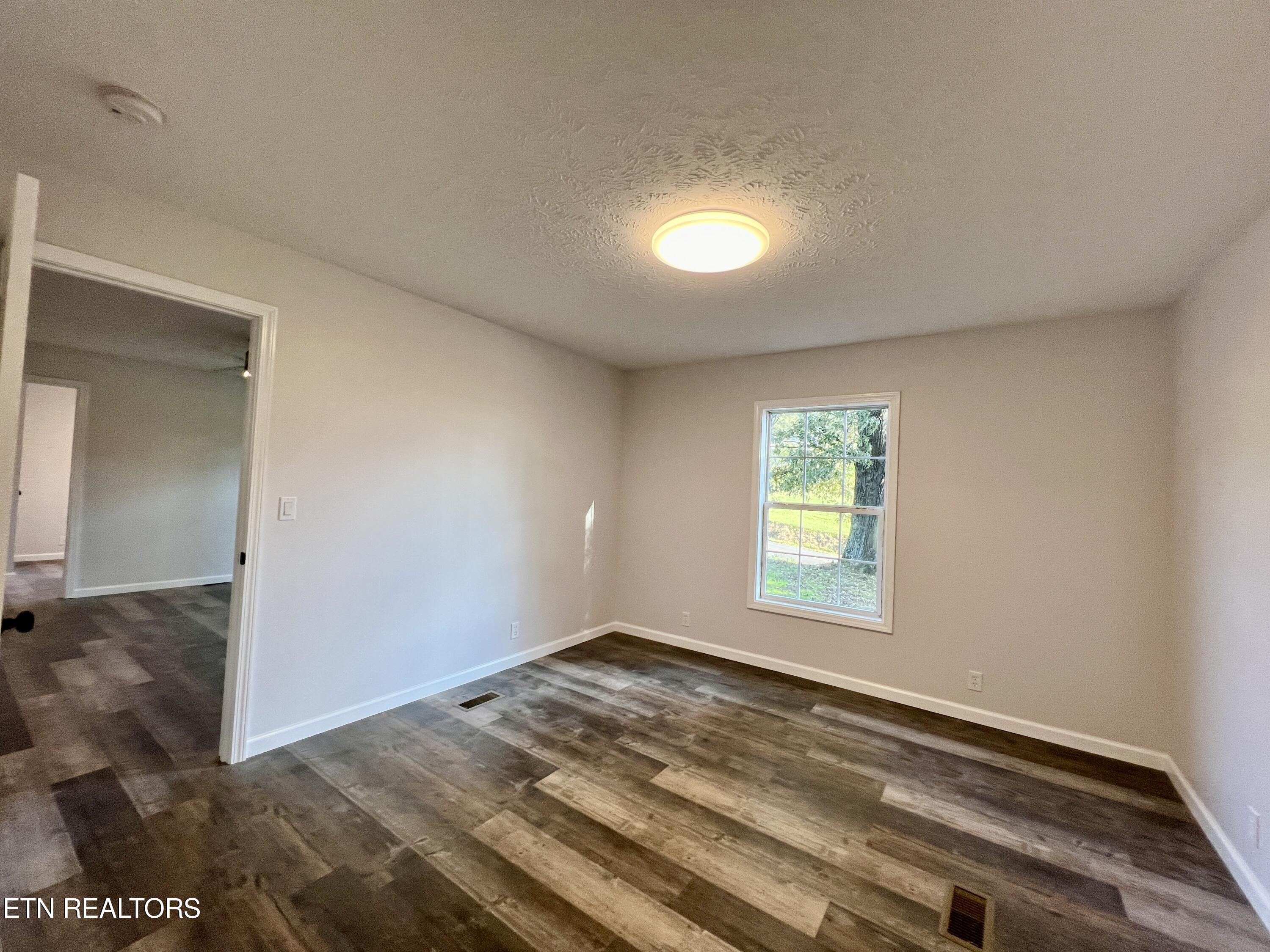 127 Piney Road Kodak, TN 37764 - Photo 18 of 51 20241008_133204222_iOS