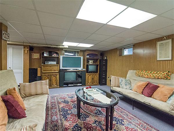 76 Marlborough Road Waltham, MA 02452 - Photo 19 of 27 Gallery Image 19