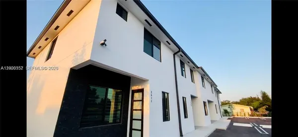 $3,000 | 2611 Northwest 166th Street, Miami Gardens, FL 33054