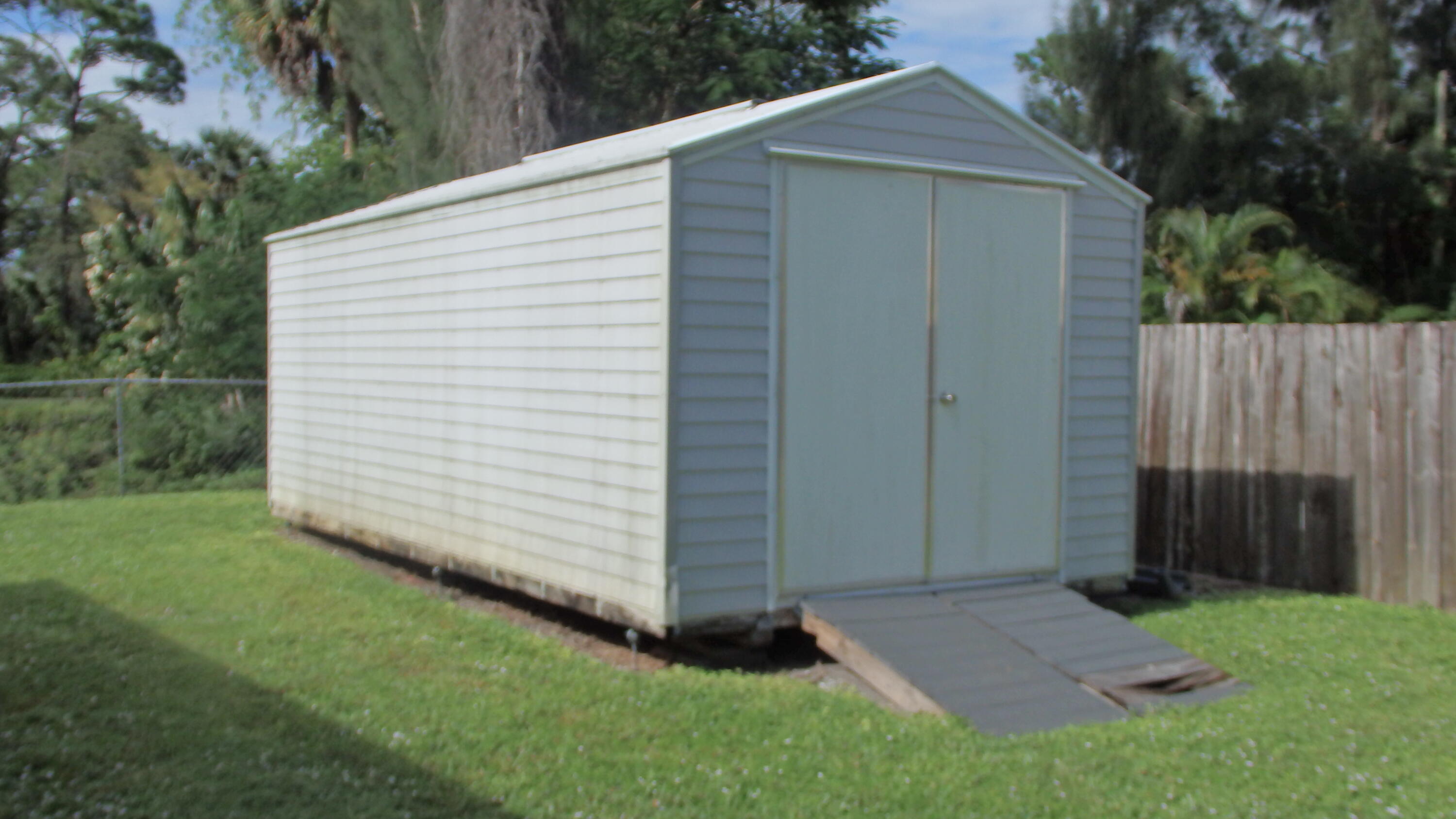 475 Southwest Rustic Circle Stuart, FL 34997 - Photo 15 of 17 P1010619