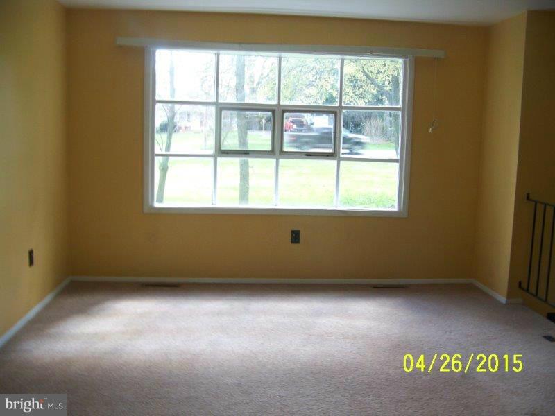984 Annapolis Road Gambrills, MD 21054 - Photo 18 of 19 Living Room