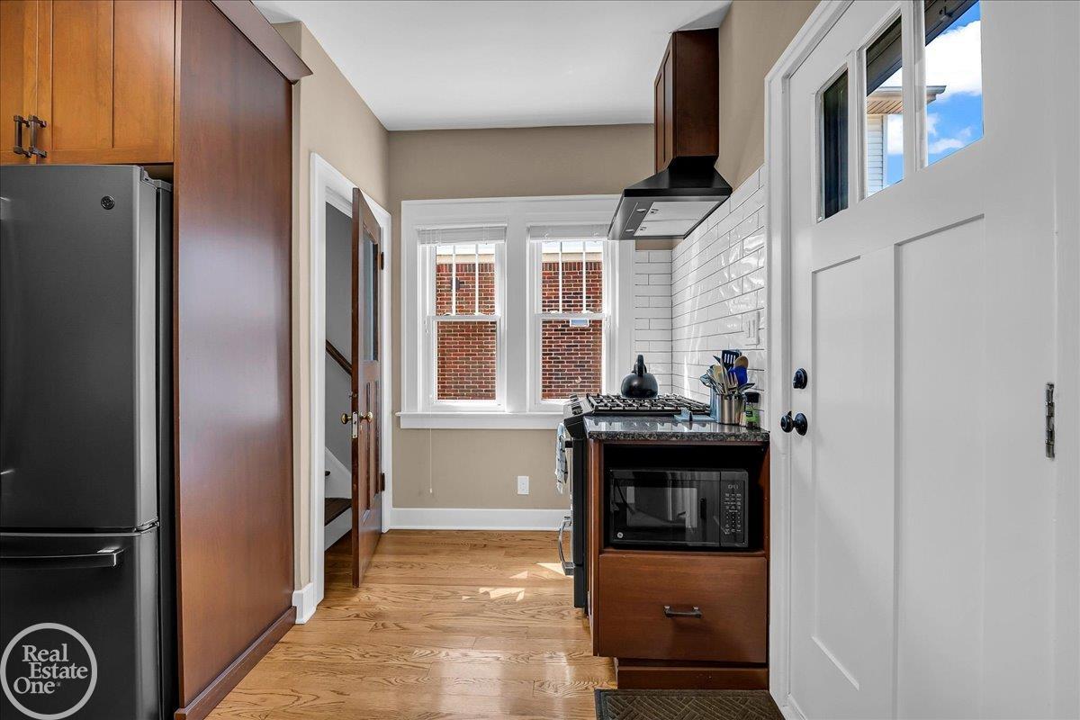 1357 Nottingham Road Grosse Pointe Park, MI 48230 - Photo 15 of 38