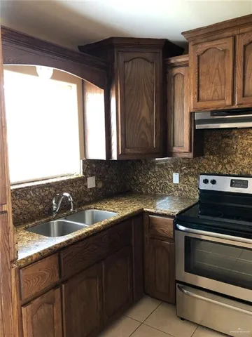 $900 | 306 West Amy Drive, Unit B, San Juan, TX 78589