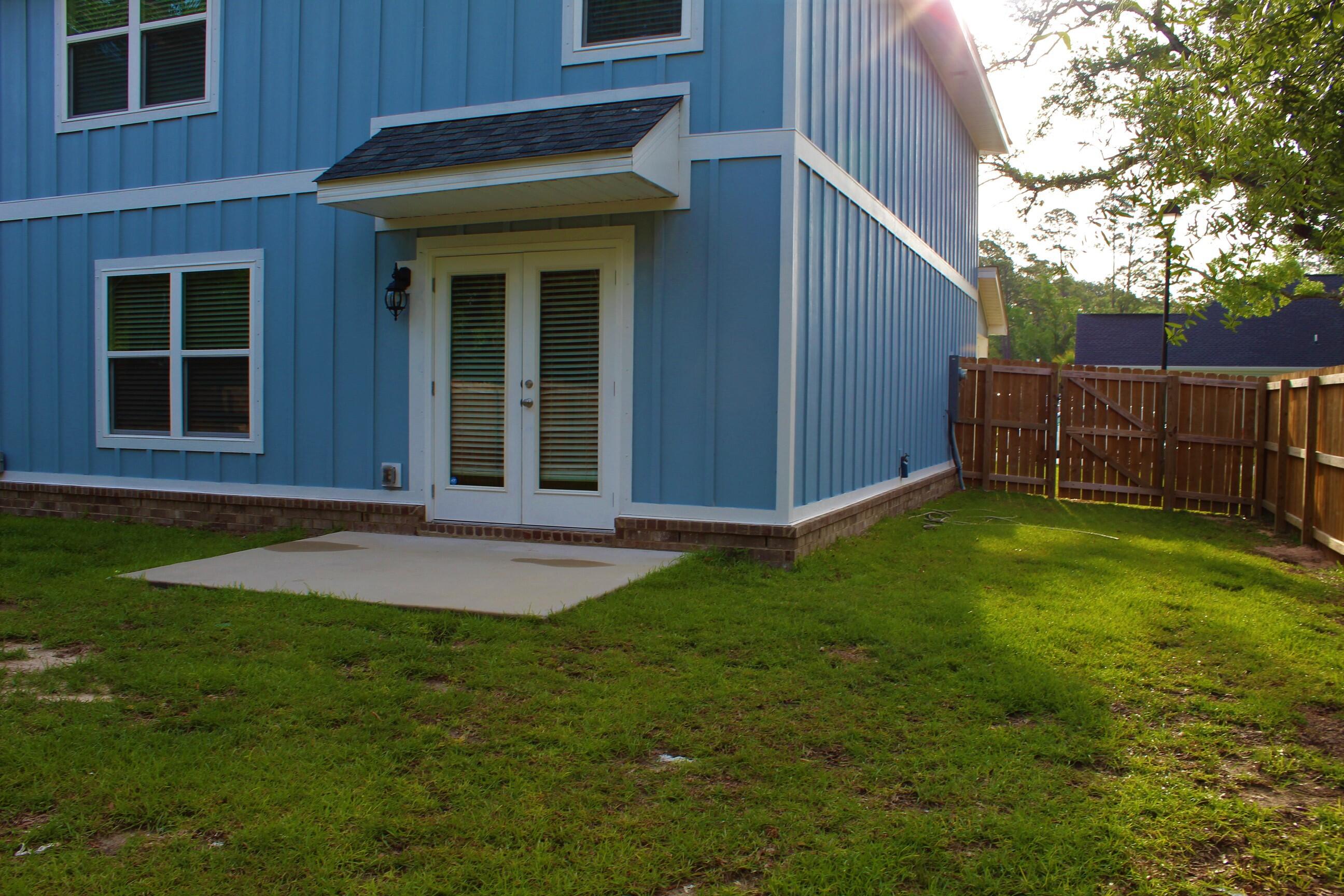 3139 Heritage Oaks Circle Navarre, FL 32566 - Photo 34 of 34 a view of outdoor space and yard