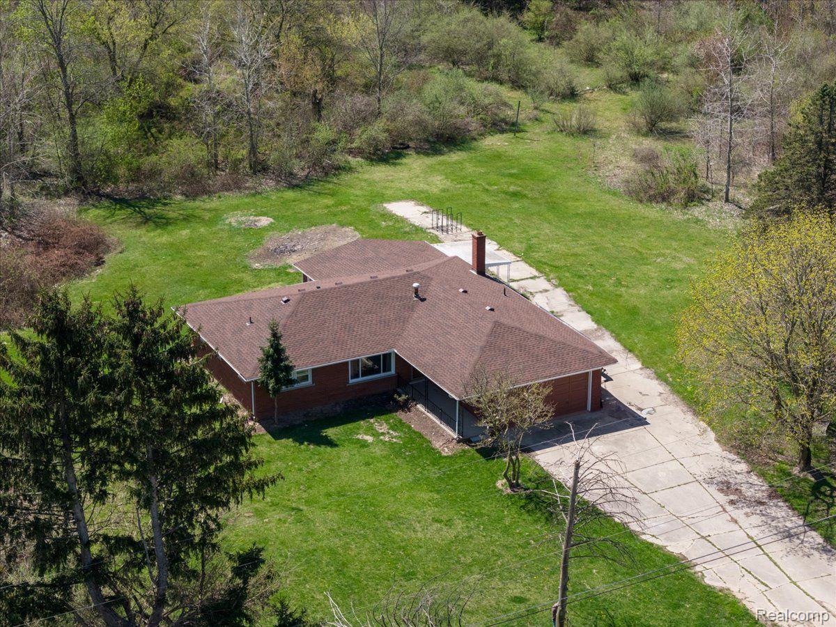 42811 Wear Road Belleville, MI 48111 - Photo 3 of 30 Gallery Image 3