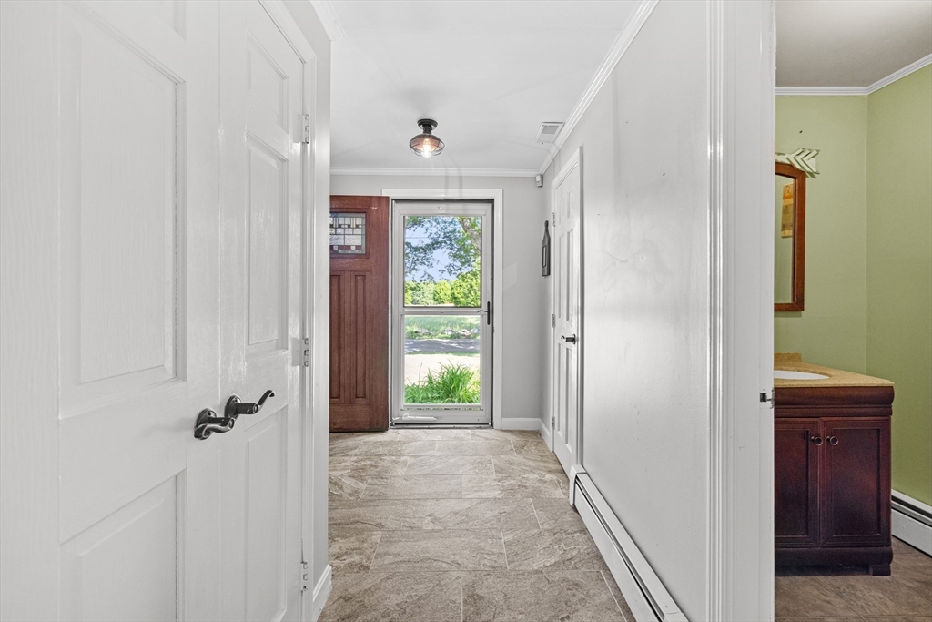 176 Davis Road Westminster, MA 01473 - Photo 6 of 37