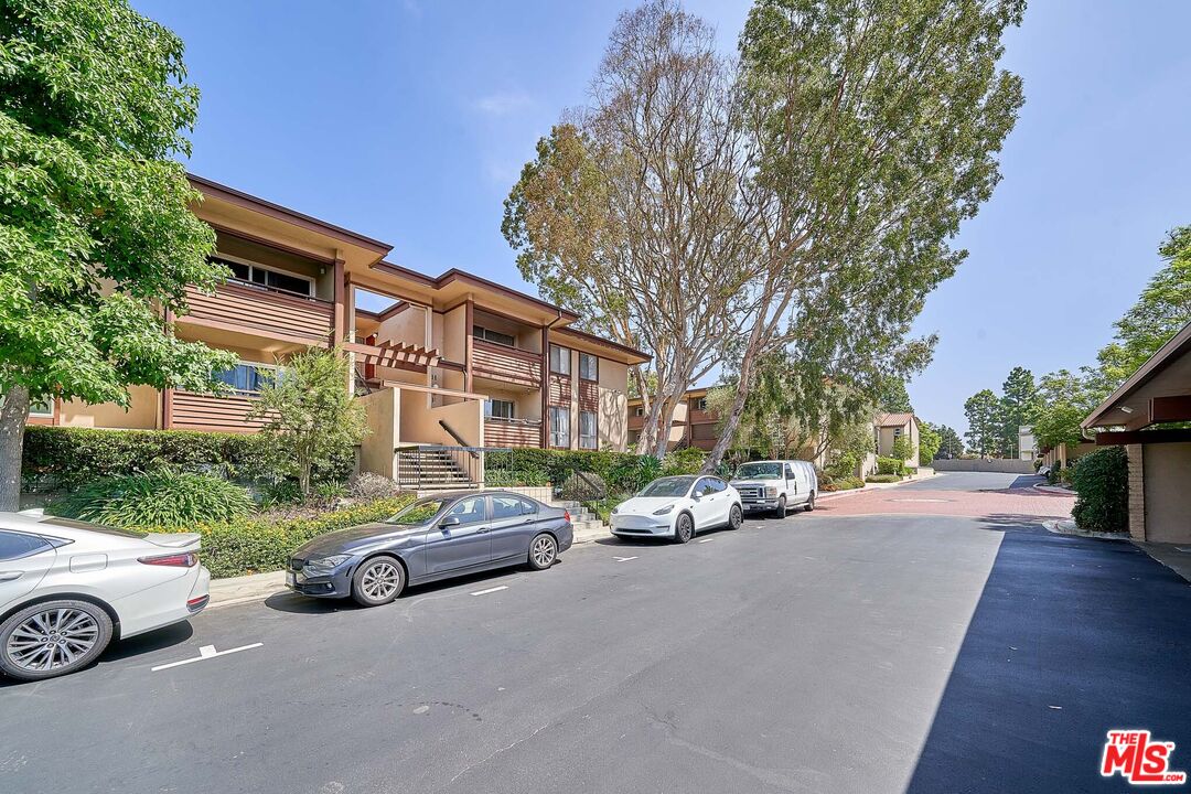 5947 Armaga Spring Road, Unit E Rancho Palos Verdes, CA 90275 - Photo 2 of 12 Gallery Image 2