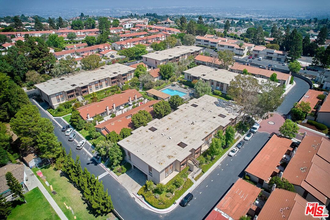 5947 Armaga Spring Road, Unit E Rancho Palos Verdes, CA 90275 - Photo 5 of 12 Gallery Image 5