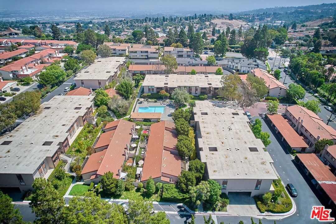 5947 Armaga Spring Road, Unit E Rancho Palos Verdes, CA 90275 - Photo 6 of 12 Gallery Image 6