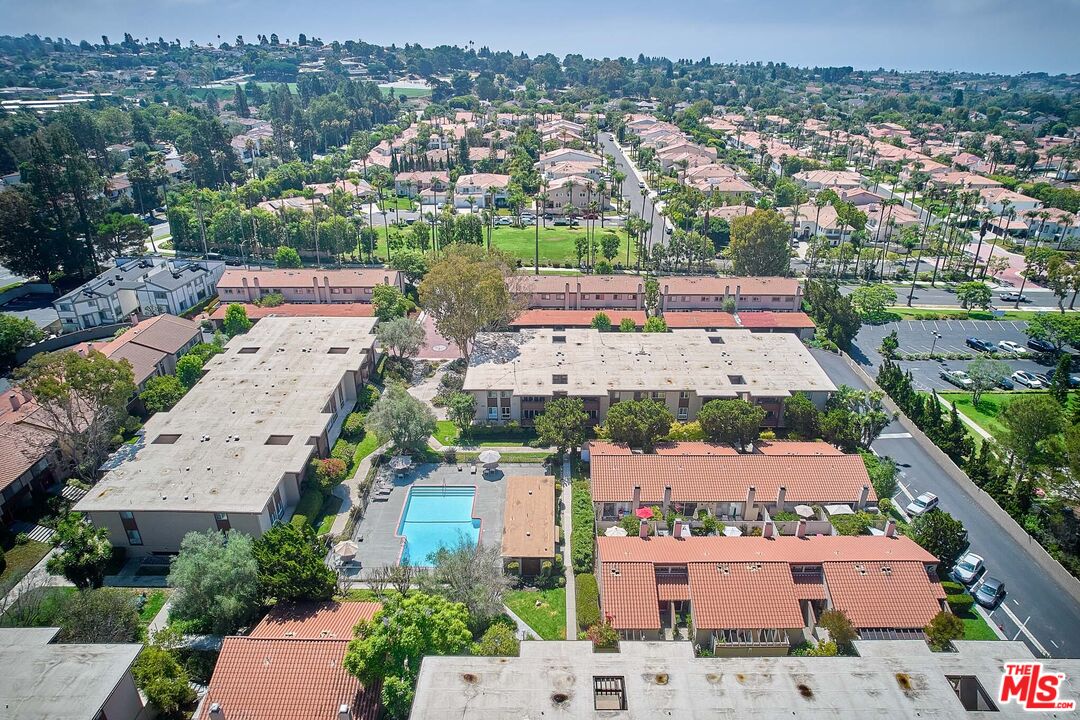 5947 Armaga Spring Road, Unit E Rancho Palos Verdes, CA 90275 - Photo 8 of 12 Gallery Image 8
