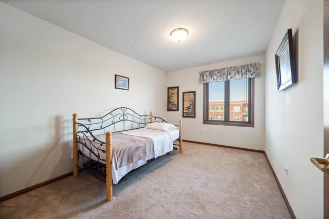 $294,900 | 6461 West Warner Avenue, Unit 517, Chicago, IL 60634