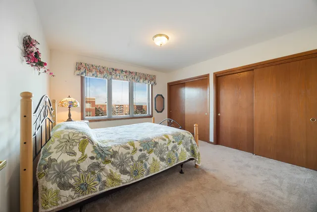 $294,900 | 6461 West Warner Avenue, Unit 517, Chicago, IL 60634