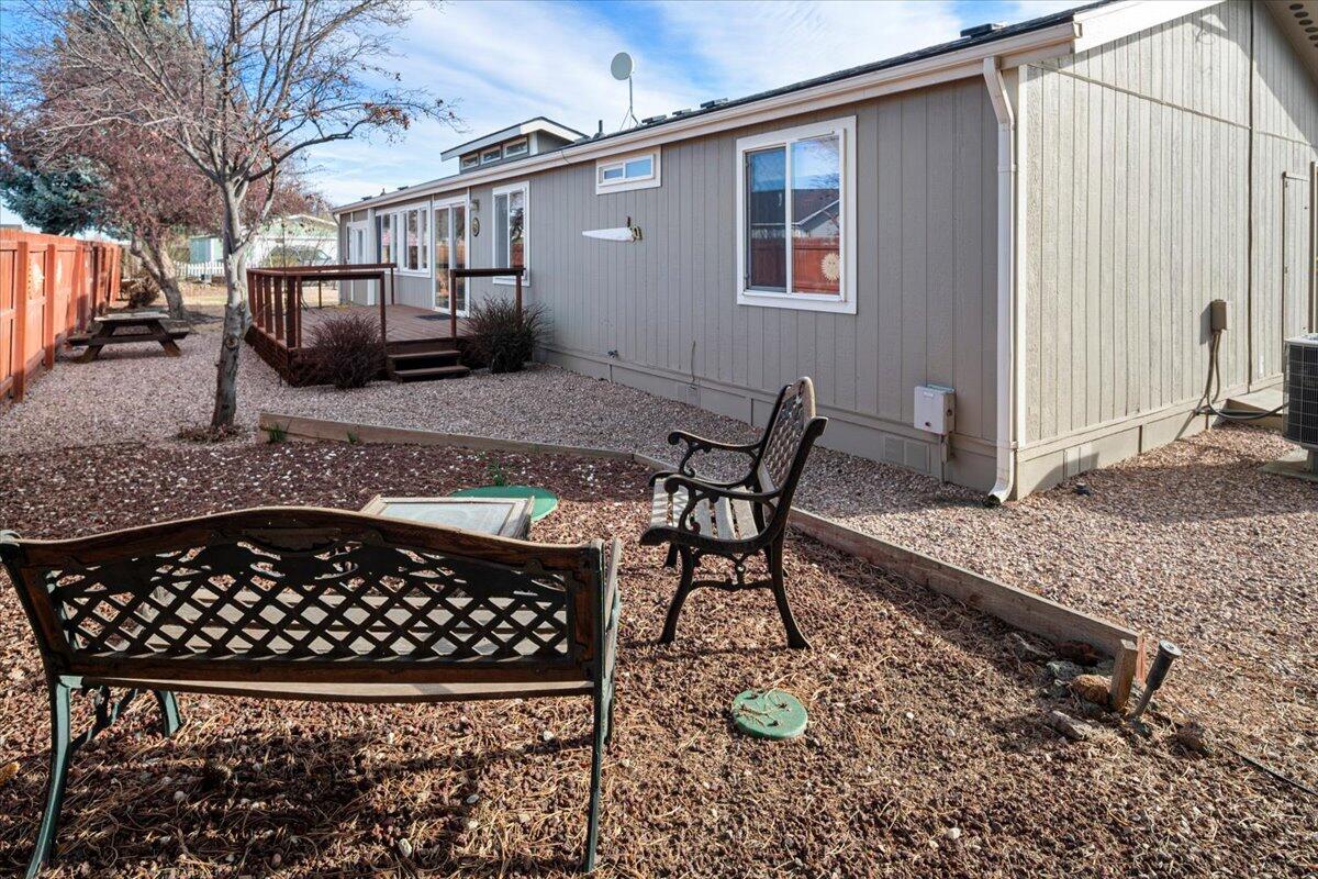 1875 Northeast 6th Street Redmond, OR 97756 - Photo 31 of 33