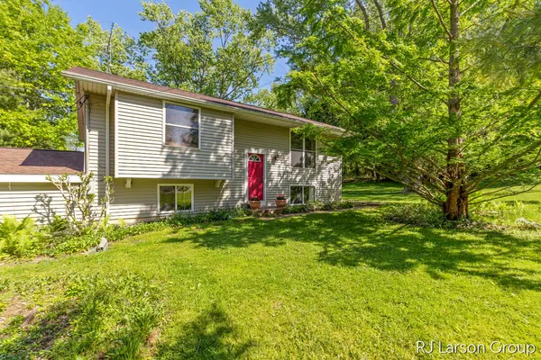 $514,000 | 1027 Blue Star Highway, South Haven, MI 49090